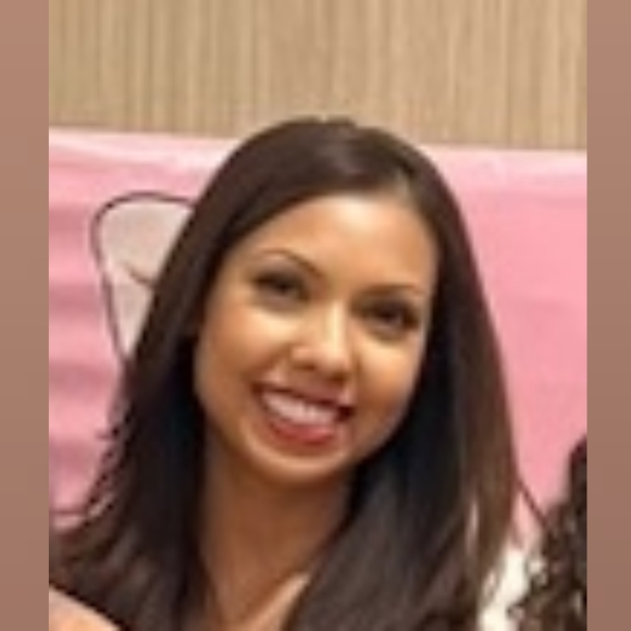 Meet your Posher, Anna - Picture 2 of 2